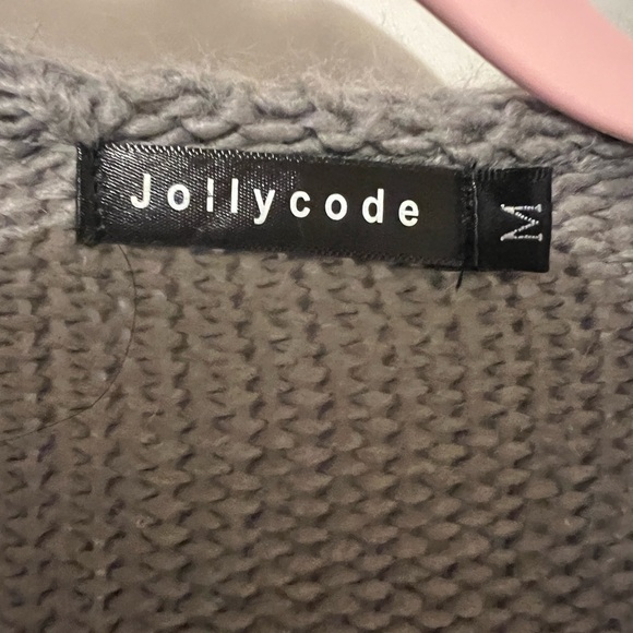 Cozy Gray Graphic Cardigan - Perfect for Layering! - Picture 3 of 4